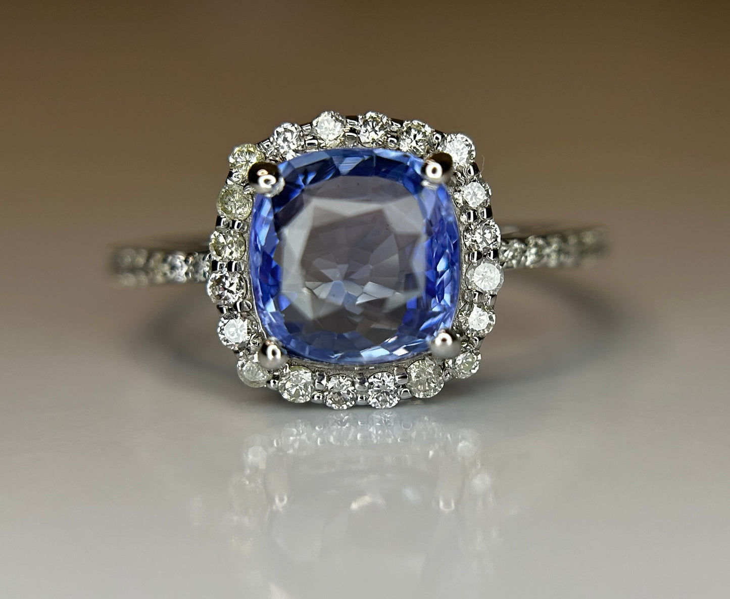 1.94 CT Ceylon Cornflour Blue Sapphire Diamonds & 18k Gold