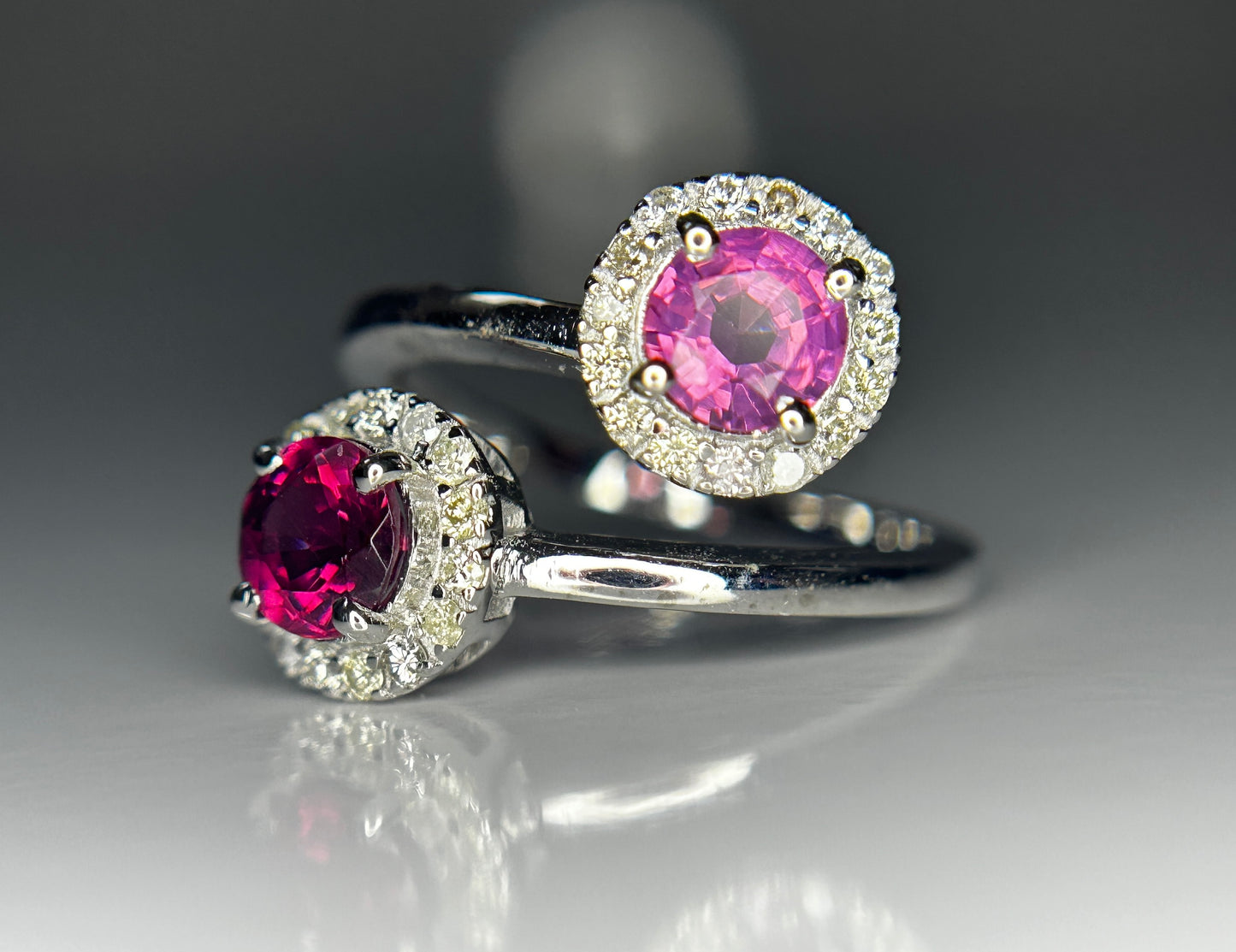 Beautiful Natural Spinel Ring With Diamonds and 18k Gold