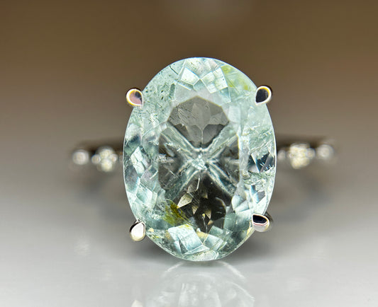 Beautiful 4.70 CT Natural Aquamarine Ring With Natural Diamonds & 18k White Gold