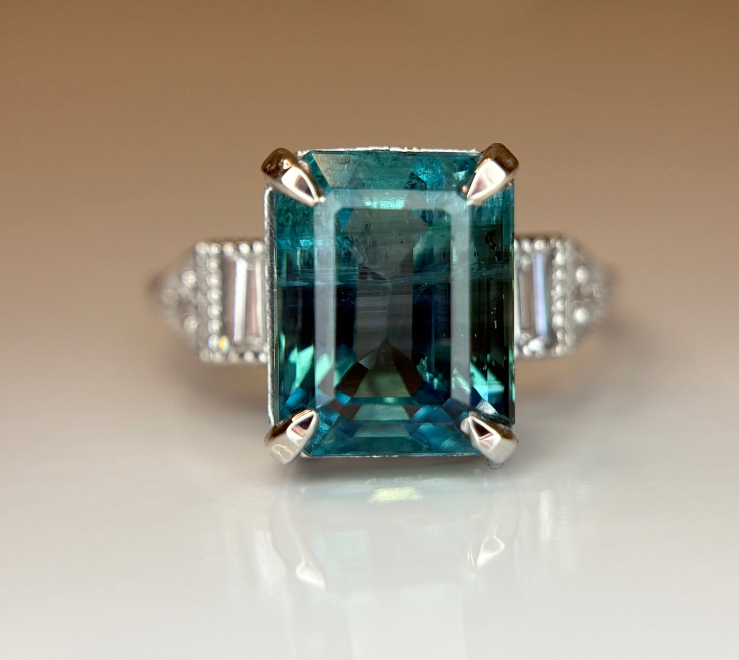 Beautiful 4.30 CT Natural Emerald With Natural Diamonds & 18k Gold