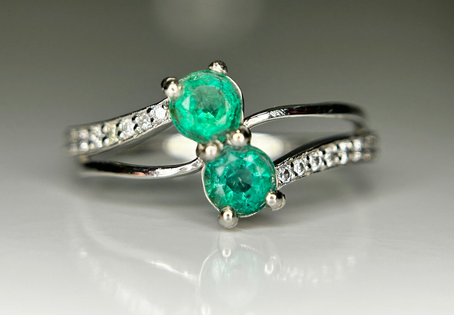 Beautiful 0.78Ct Natural Emerald Ring With Natural Diamonds & Platinum 950