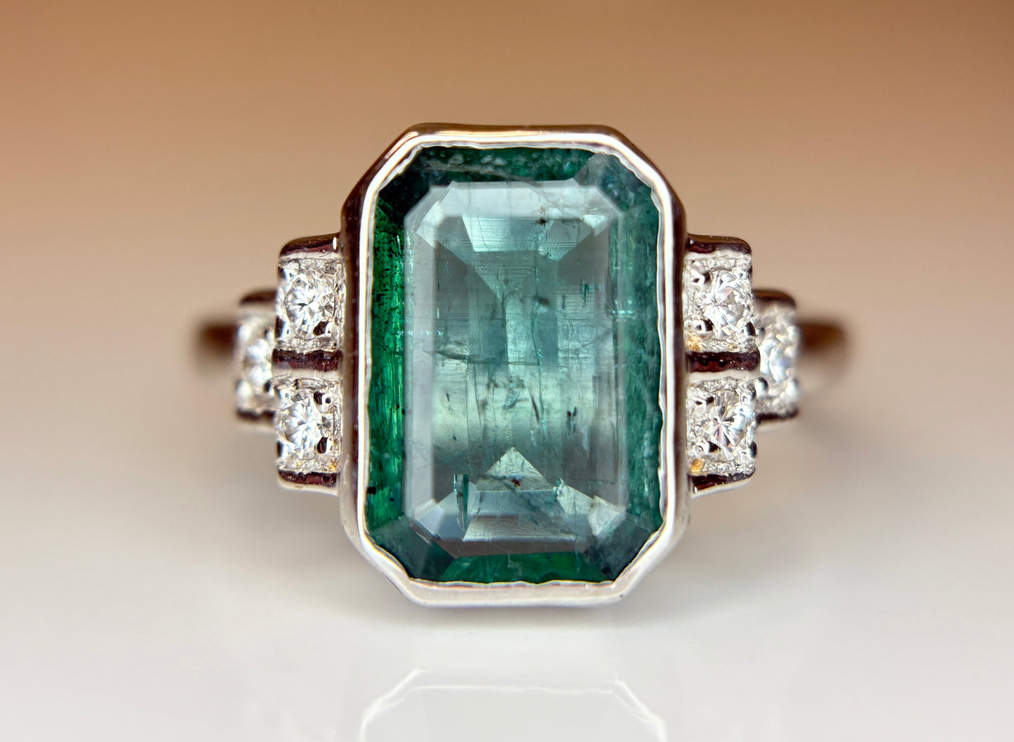 Beautiful 3.00 CT Natural Emerald With Natural Diamonds & 18k Gold