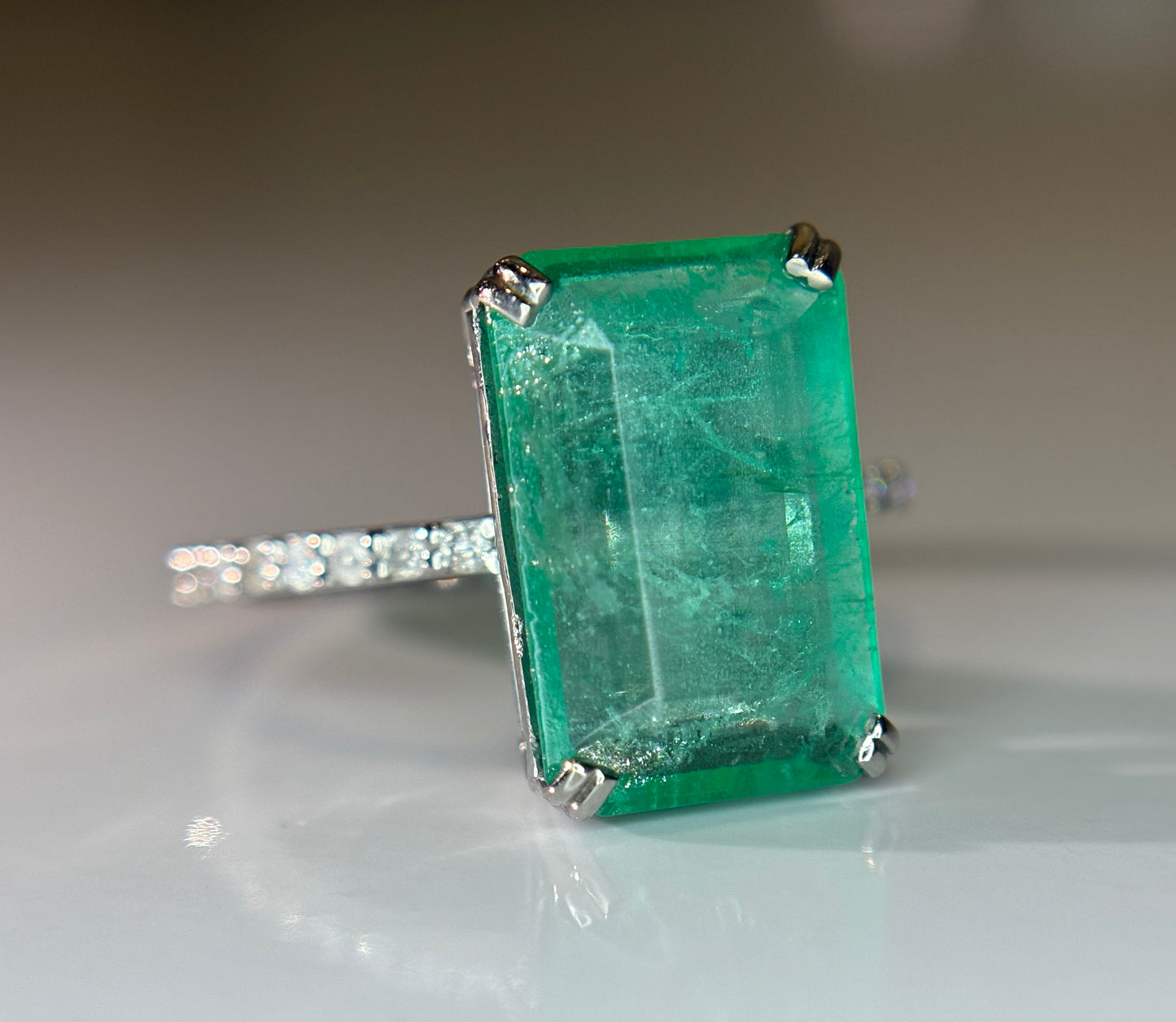 Beautiful 3.66 CT Natural Emerald Ring With Natural Diamonds & Platinum 950
