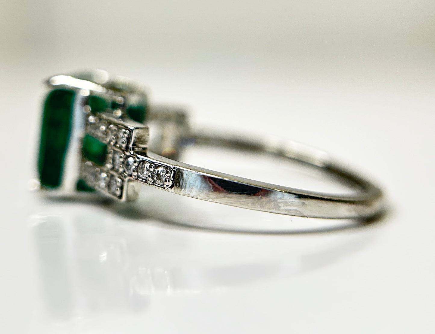 Beautiful Natural 2.64 CT Emerald Ring With Natural Diamonds & Platinum 950