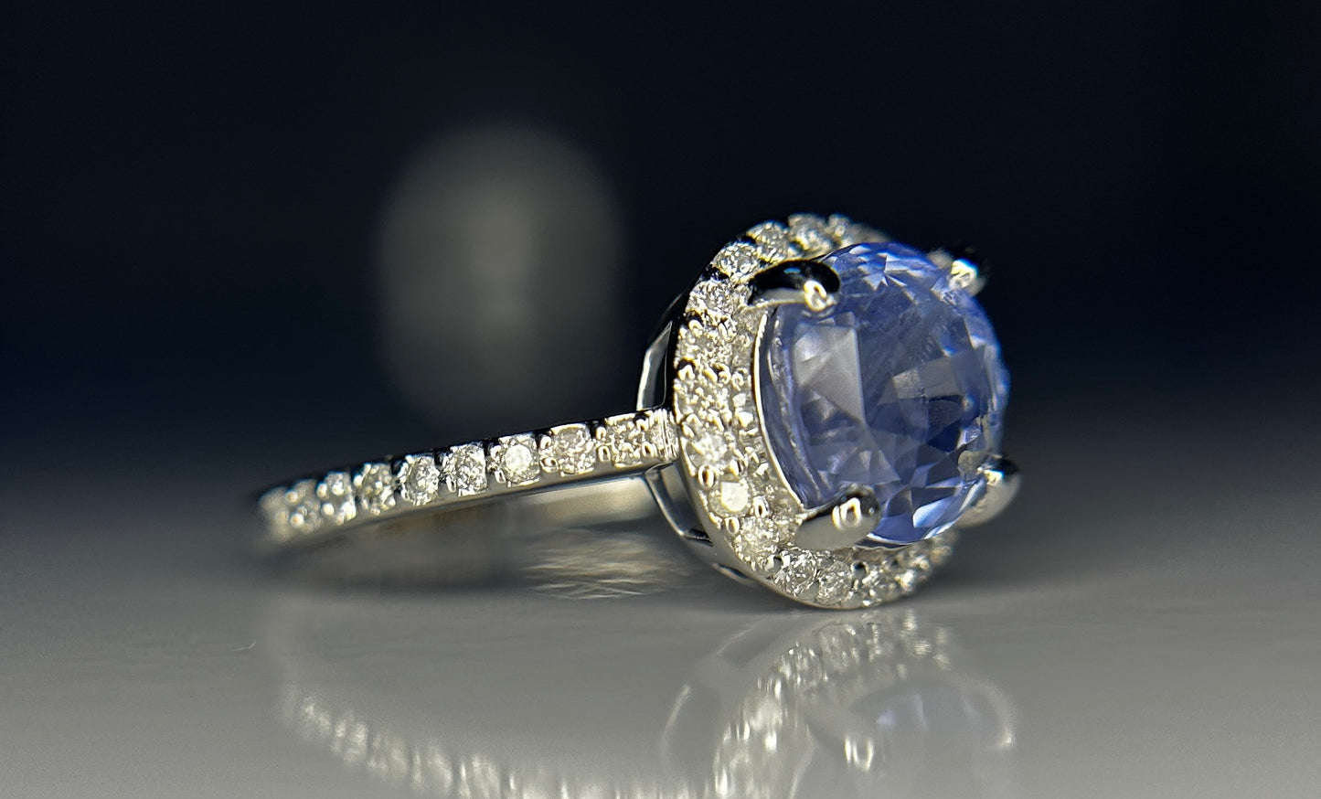 Beautiful 3.10 CT Unheated Ceylon Blue Sapphire With Natural Diamonds & 18k Gold