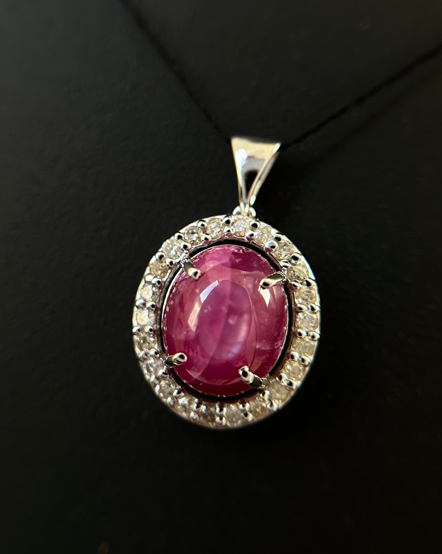 Beautiful Natural Star Ruby Pendant 2.35Ct With Natural Diamonds & 18k Gold