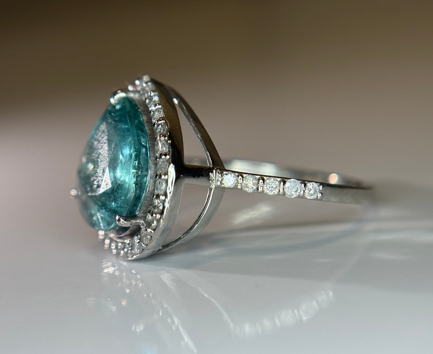Beautiful 2.86 CT Natural Emerald Ring With Natural Diamonds & Platinum 950