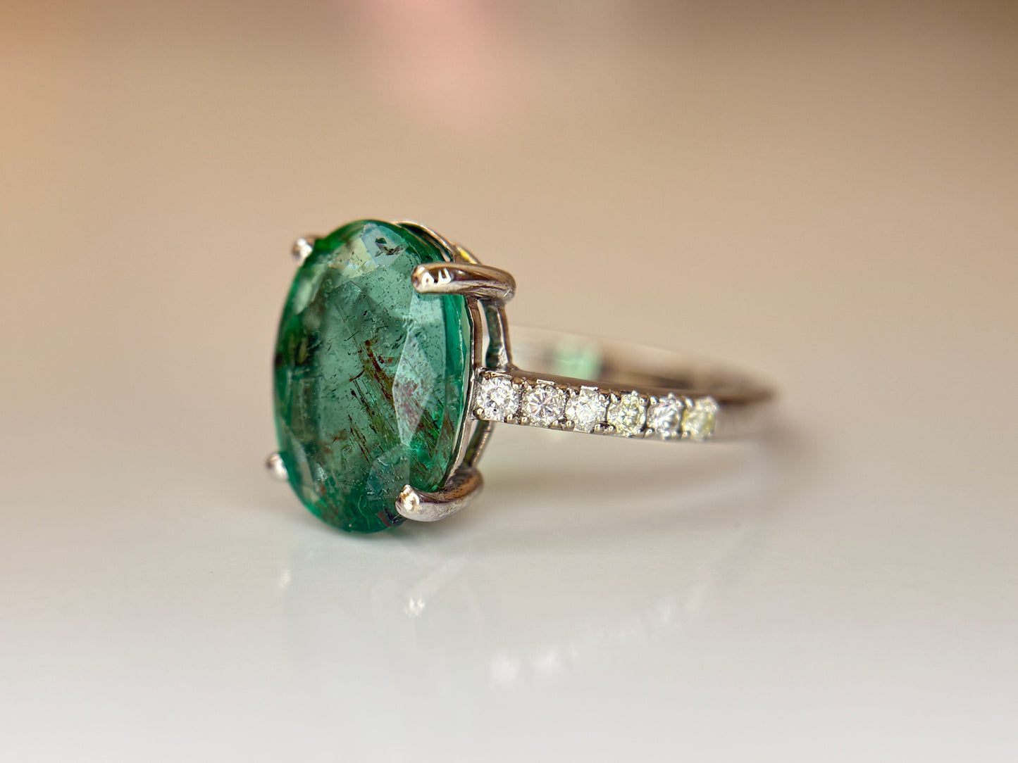 Beautiful Natural Emerald 3.00ct With Natural Diamonds & 18k Gold