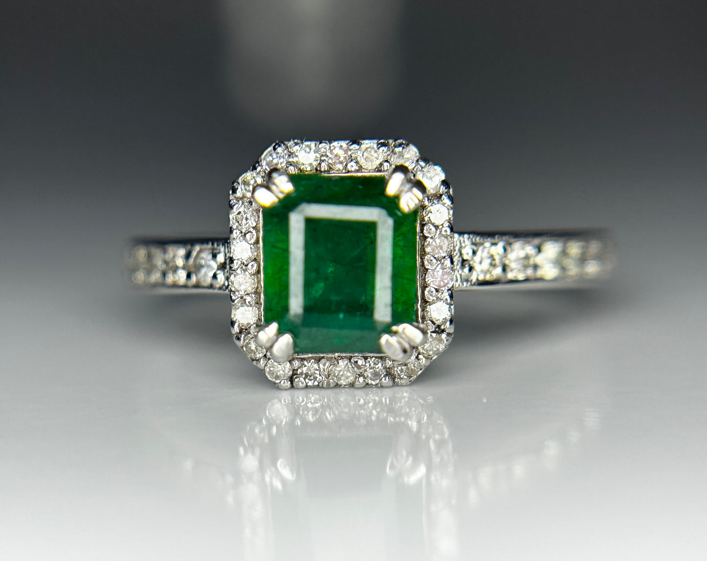 Beautiful Natural Emerald With Natural Diamonds & 18k Gold