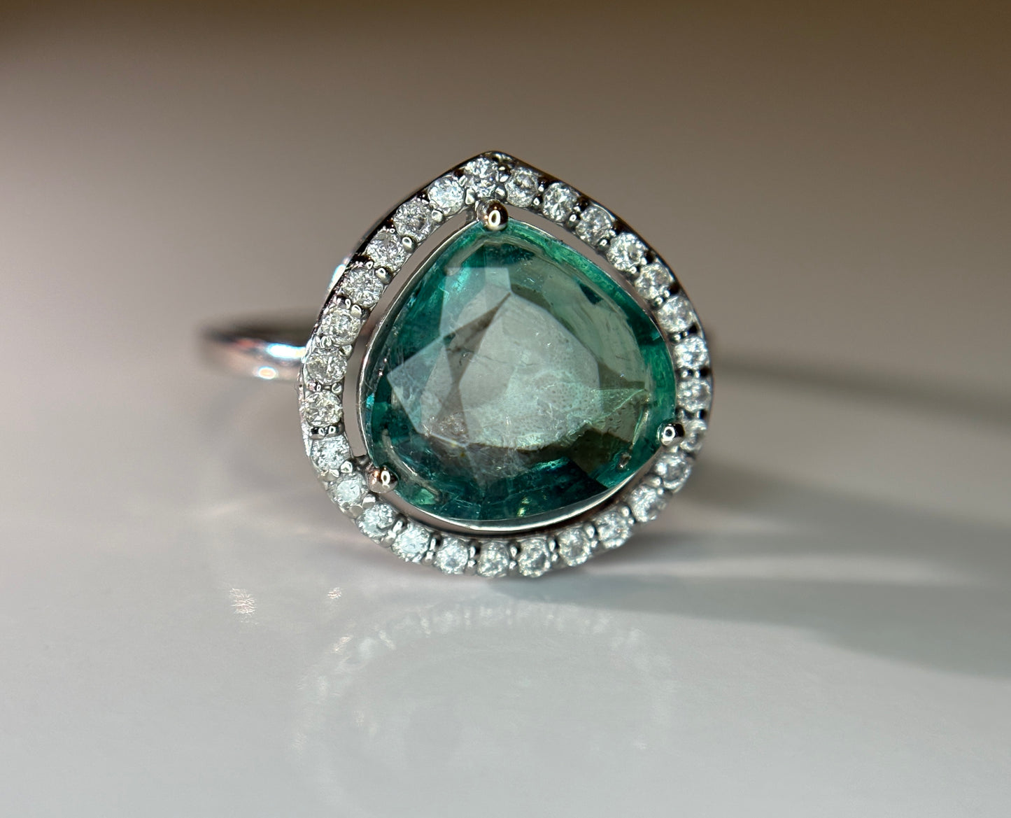 Beautiful 3.21 CT Natural Emerald Ring With Natural Diamonds & Platinum 950