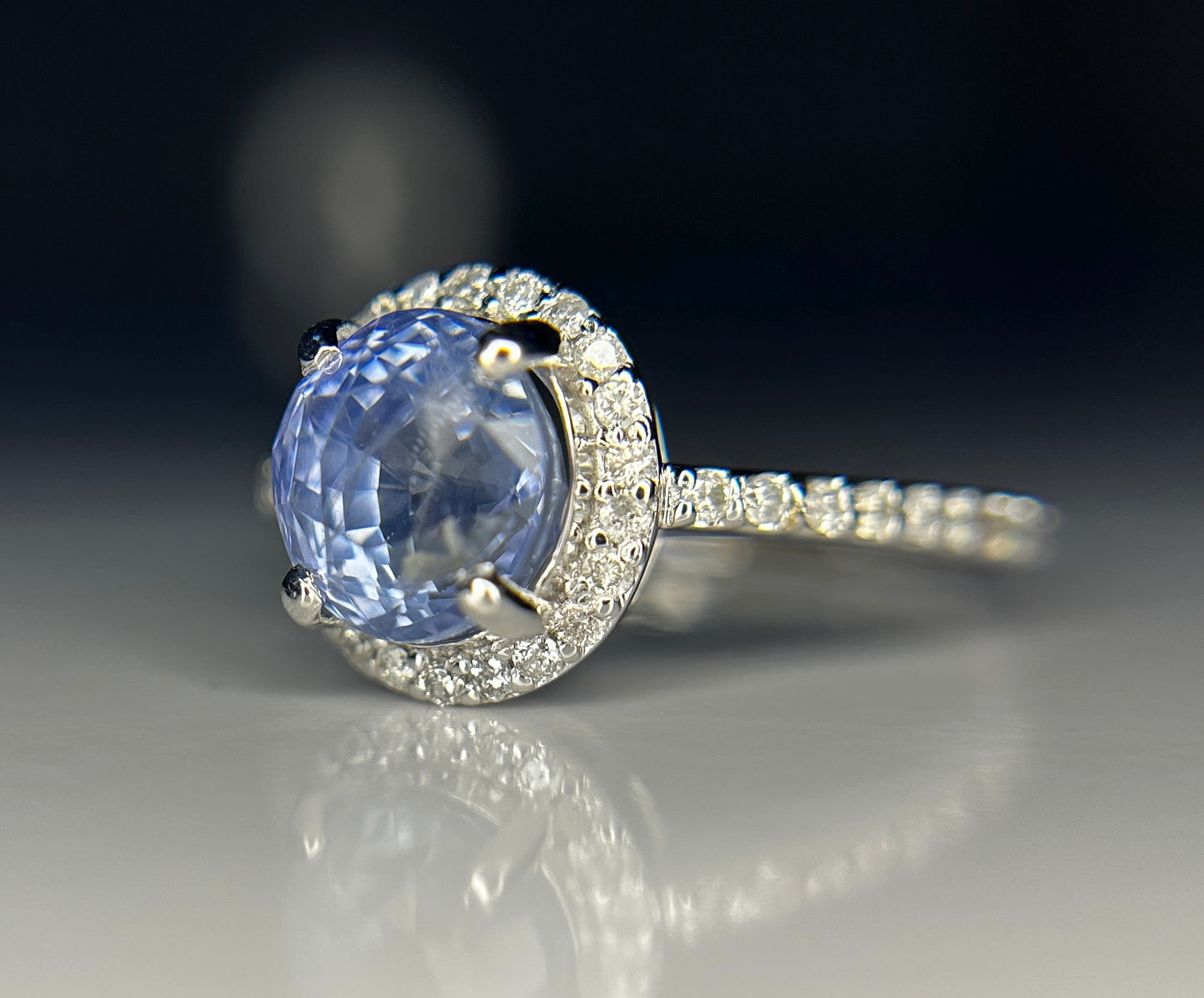 Beautiful 3.10 CT Unheated Ceylon Blue Sapphire With Natural Diamonds & 18k Gold