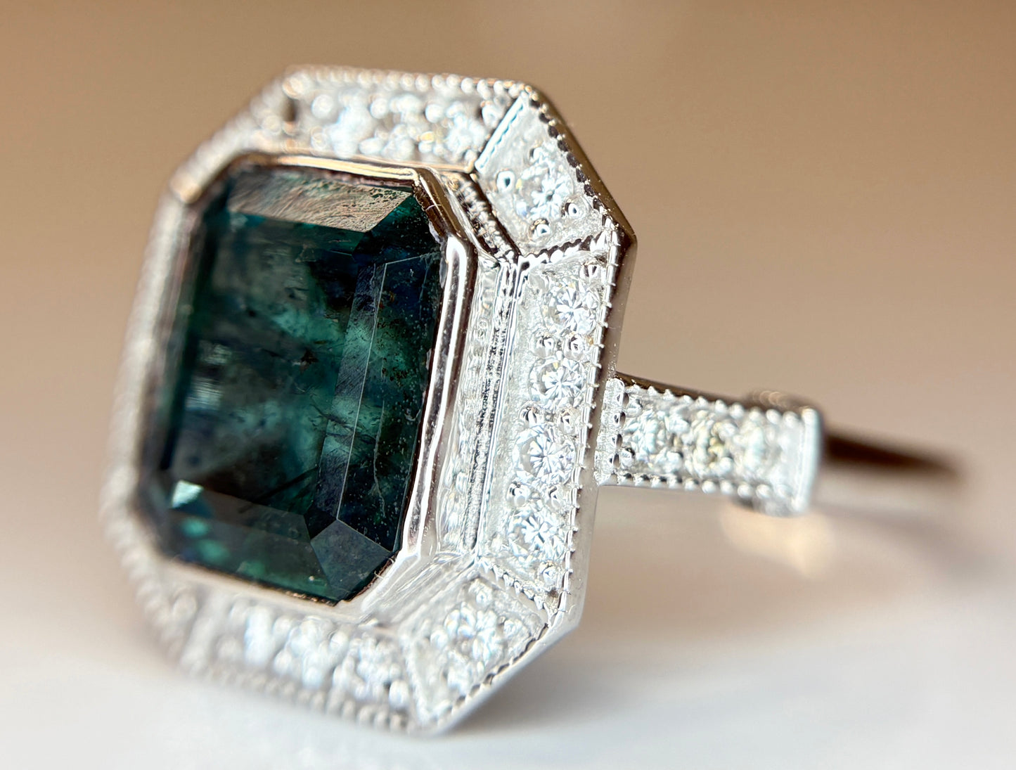 Beautiful 5.05 CT Natural Emerald With Natural Diamonds & 18k Gold