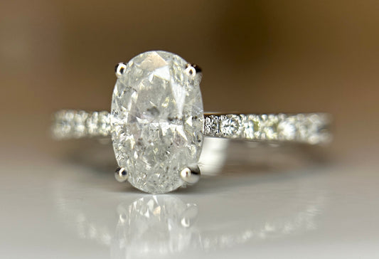 Beautiful Natural 1.69 CT Diamond Ring With 18k Gold