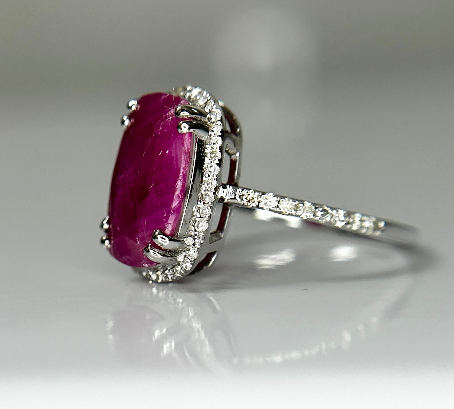 Natural Burma Ruby 4.12 Ct With Natural Diamonds & 18k Gold