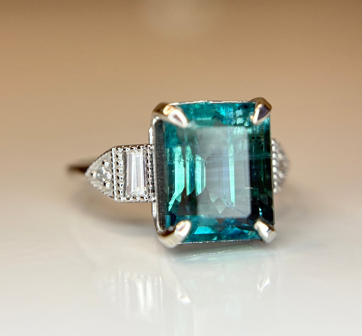 Beautiful 4.30 CT Natural Emerald With Natural Diamonds & 18k Gold