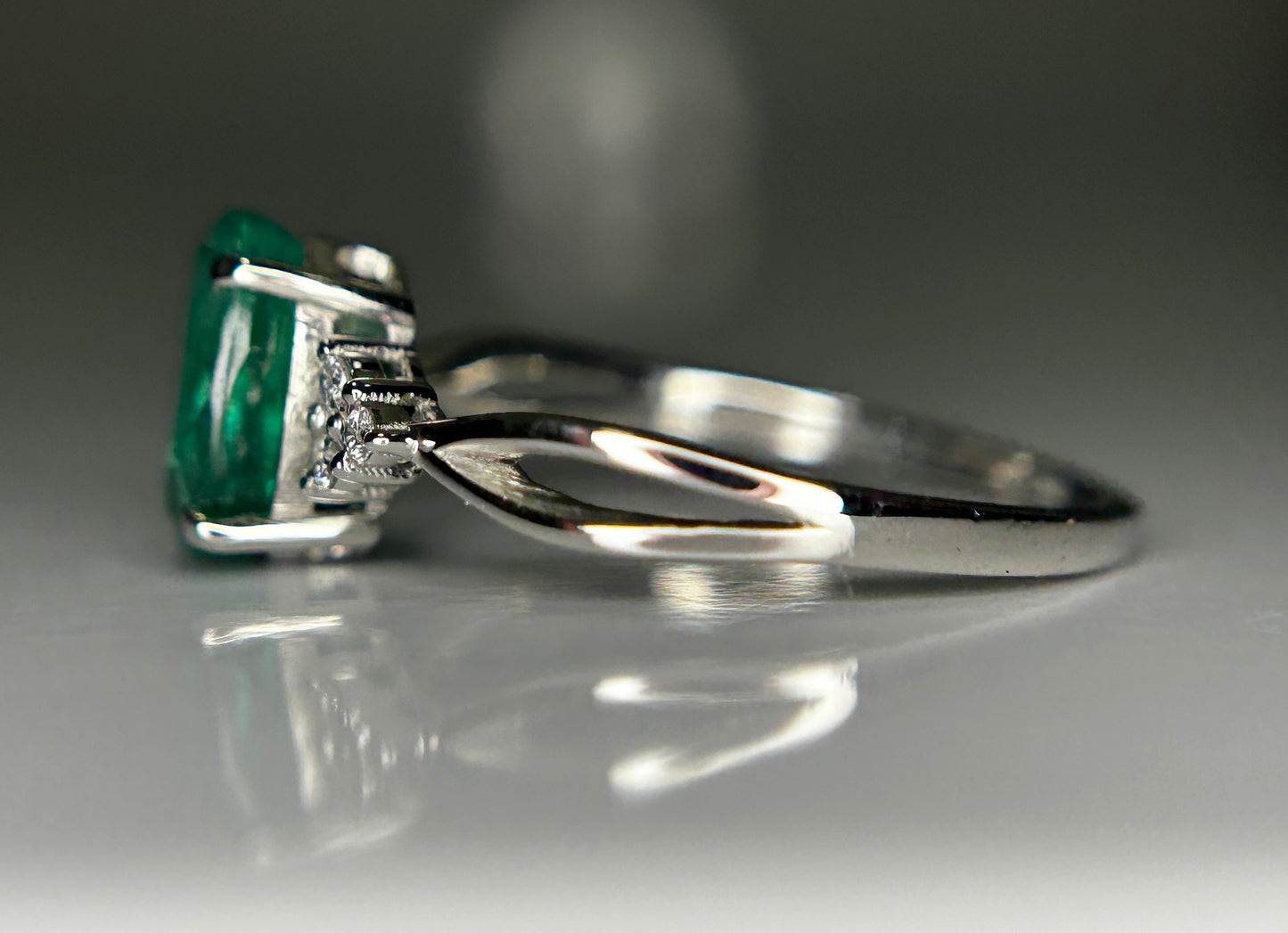 Beautiful Natural 1.35ct Emerald Ring With Natural Diamonds & Platinum 950