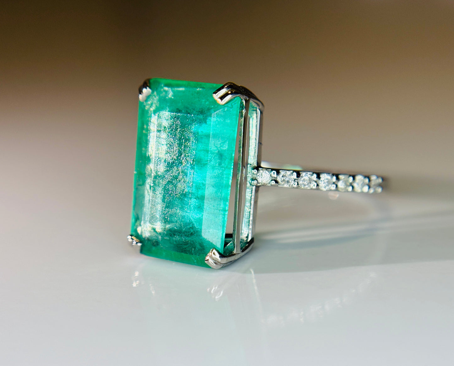 Beautiful 3.66 CT Natural Emerald Ring With Natural Diamonds & Platinum 950