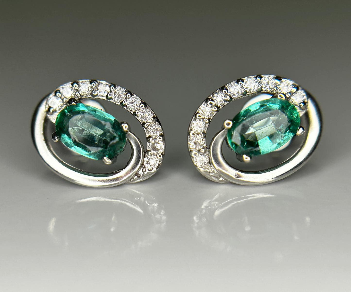 Beautiful 0.93ct Natural Emerald, Diamond Halo Set Stud Earrings In Platinum 950