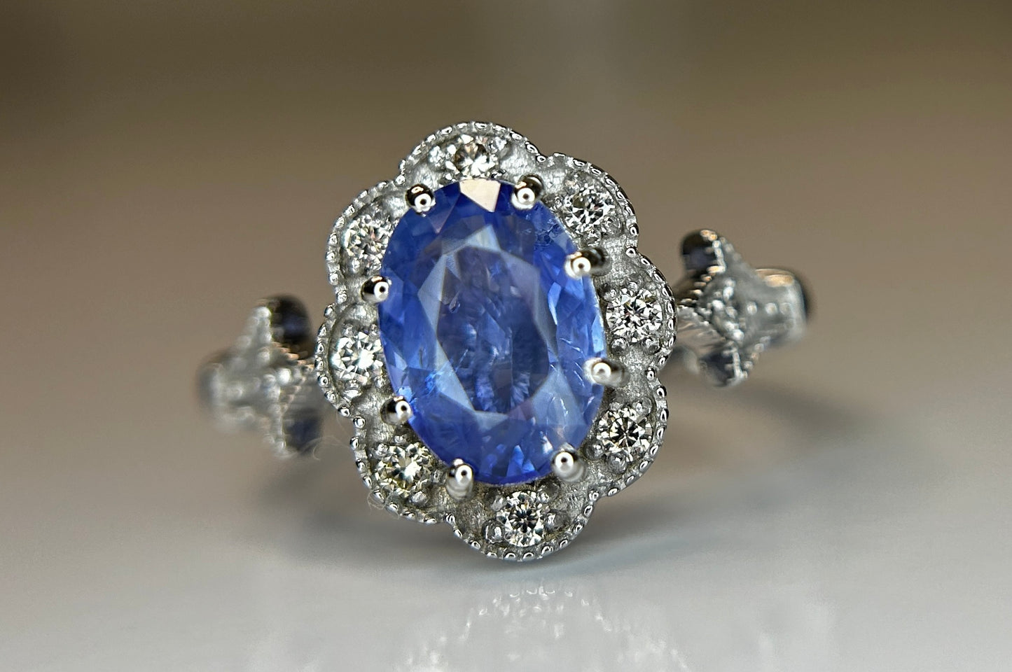 Beautiful 1.74 CT Natural Ceylon Blue Sapphire Diamonds & 18k Gold