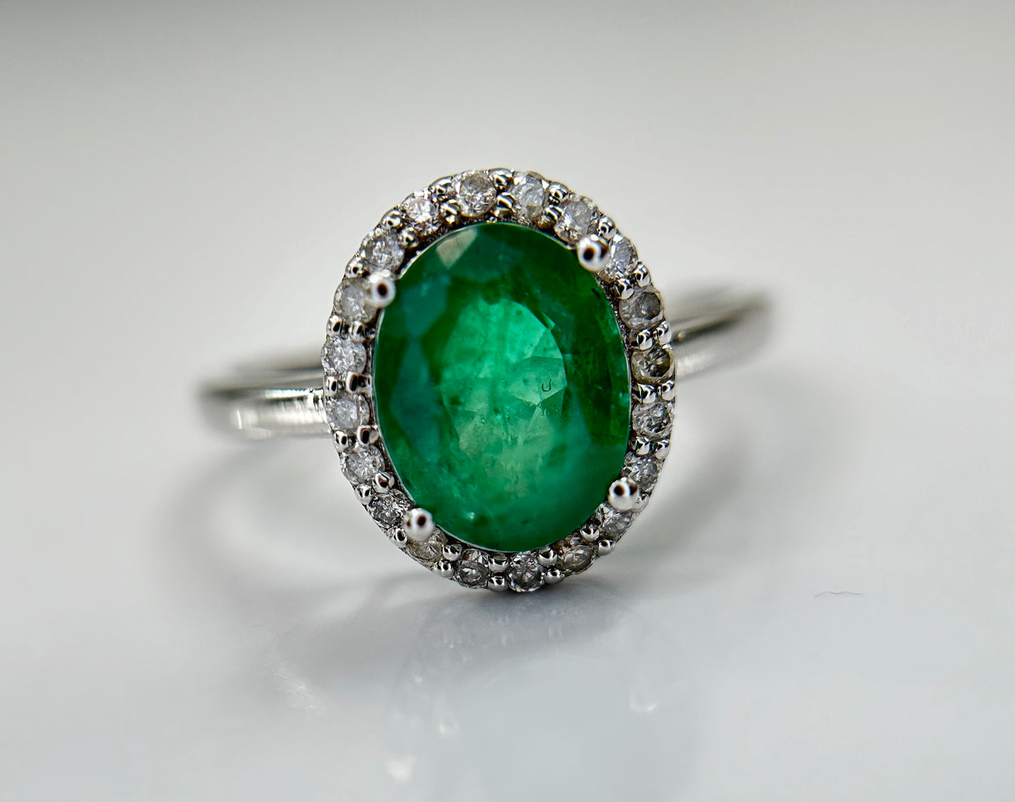 Beautiful Natural Emerald 1.66 CT With Natural Diamonds & 18k Gold