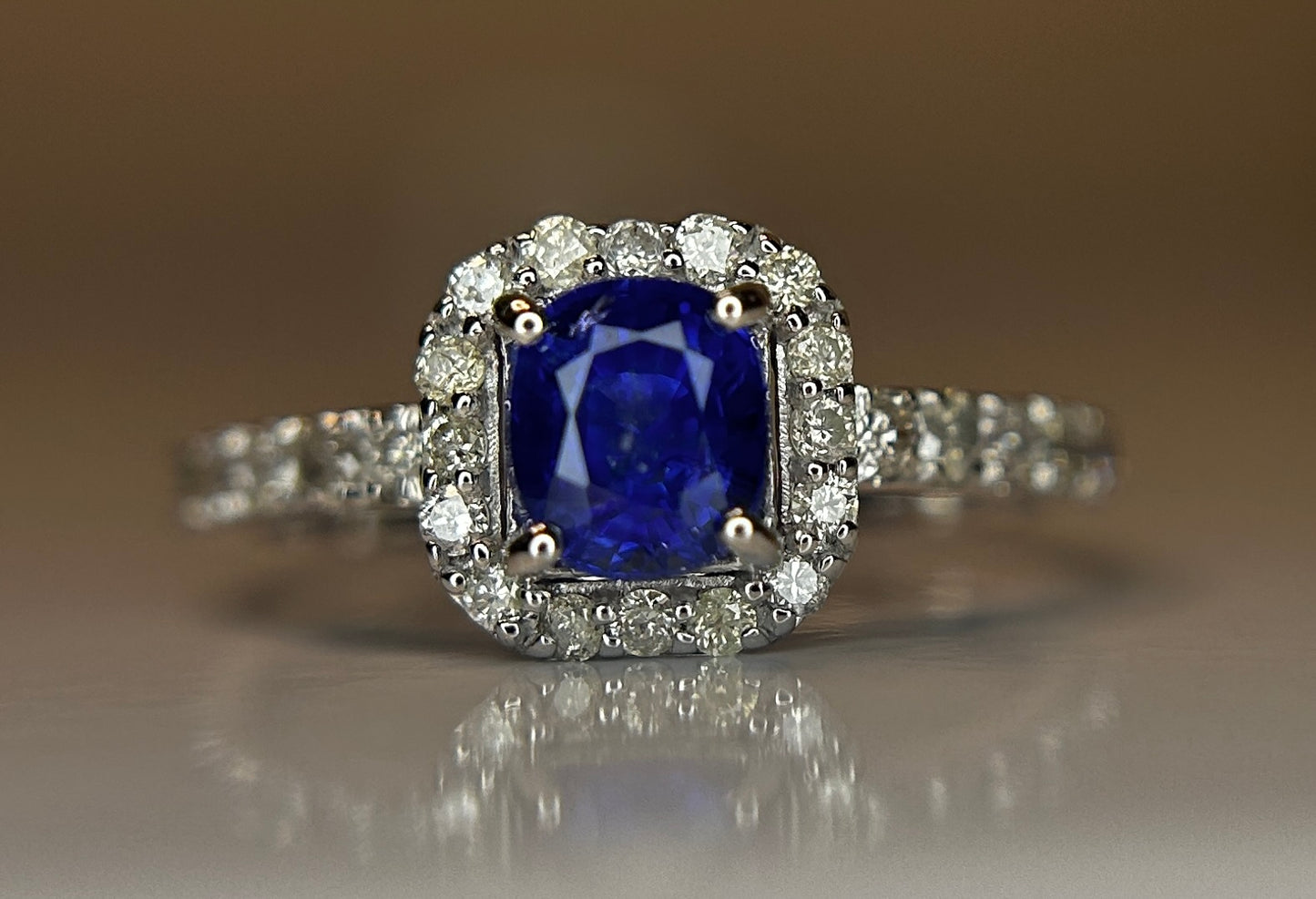 Beautiful Natural Ceylon Royal Blue Sapphire W Natural Diamonds & 18k Gold