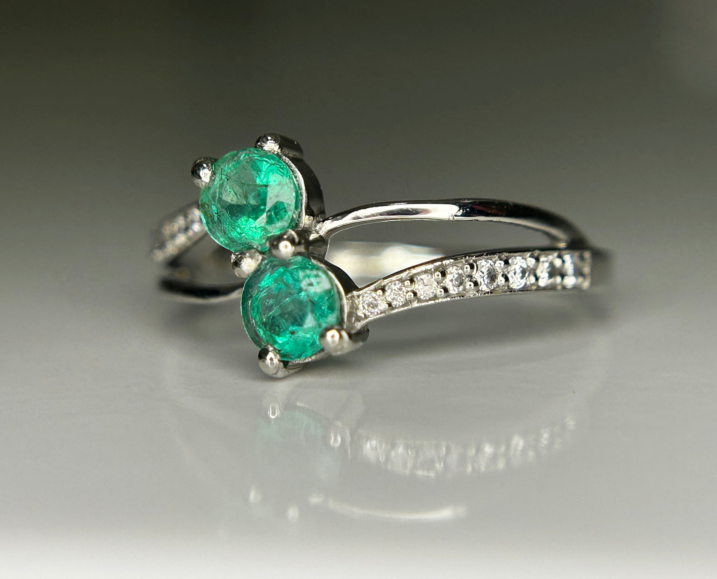 Beautiful 0.78Ct Natural Emerald Ring With Natural Diamonds & Platinum 950