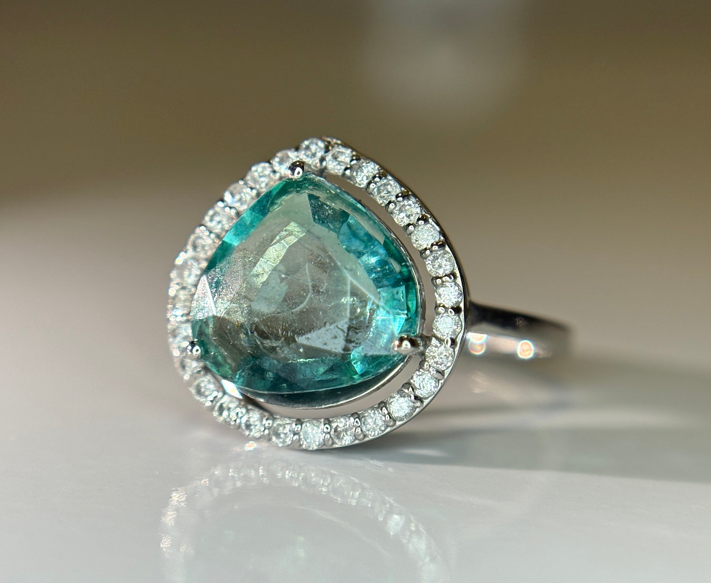 Beautiful 3.21 CT Natural Emerald Ring With Natural Diamonds & Platinum 950