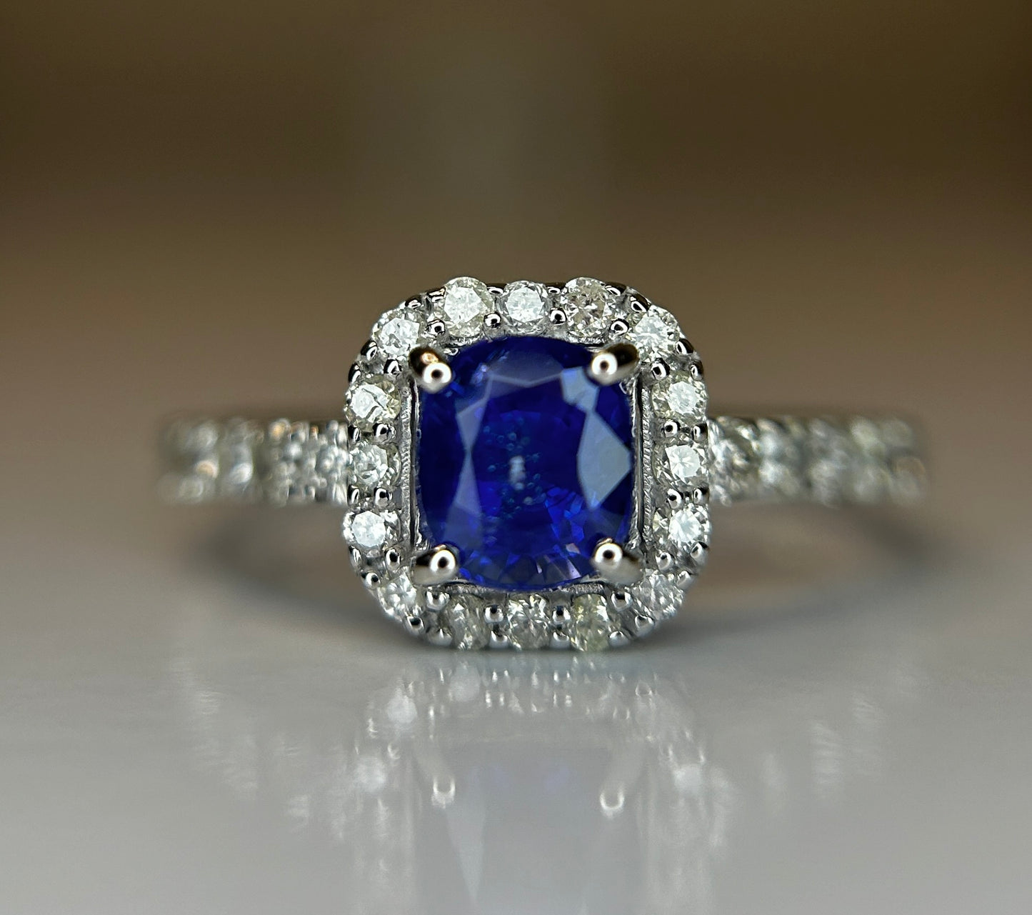 Beautiful Natural Ceylon Royal Blue Sapphire W Natural Diamonds & 18k Gold