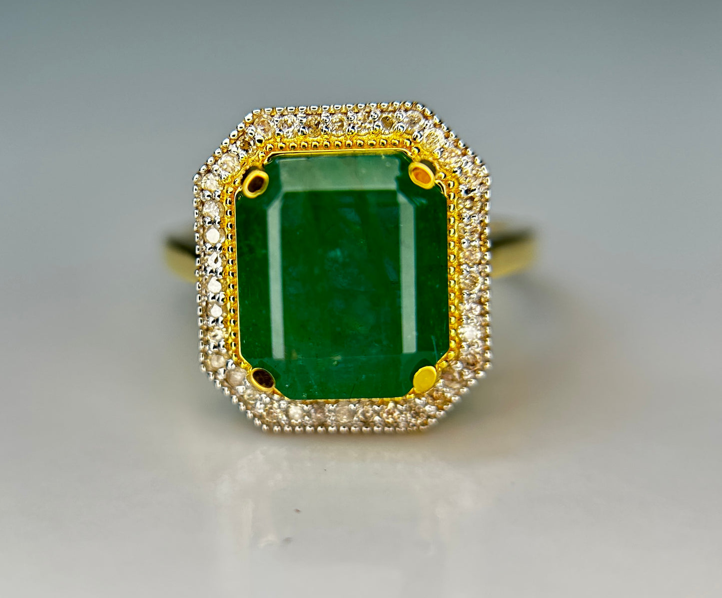 Beautiful Natural Emerald 3.99ct With Natural Diamonds & 18k Gold