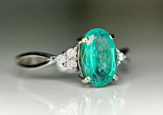 Beautiful Natural 1.35ct Emerald Ring With Natural Diamonds & Platinum 950