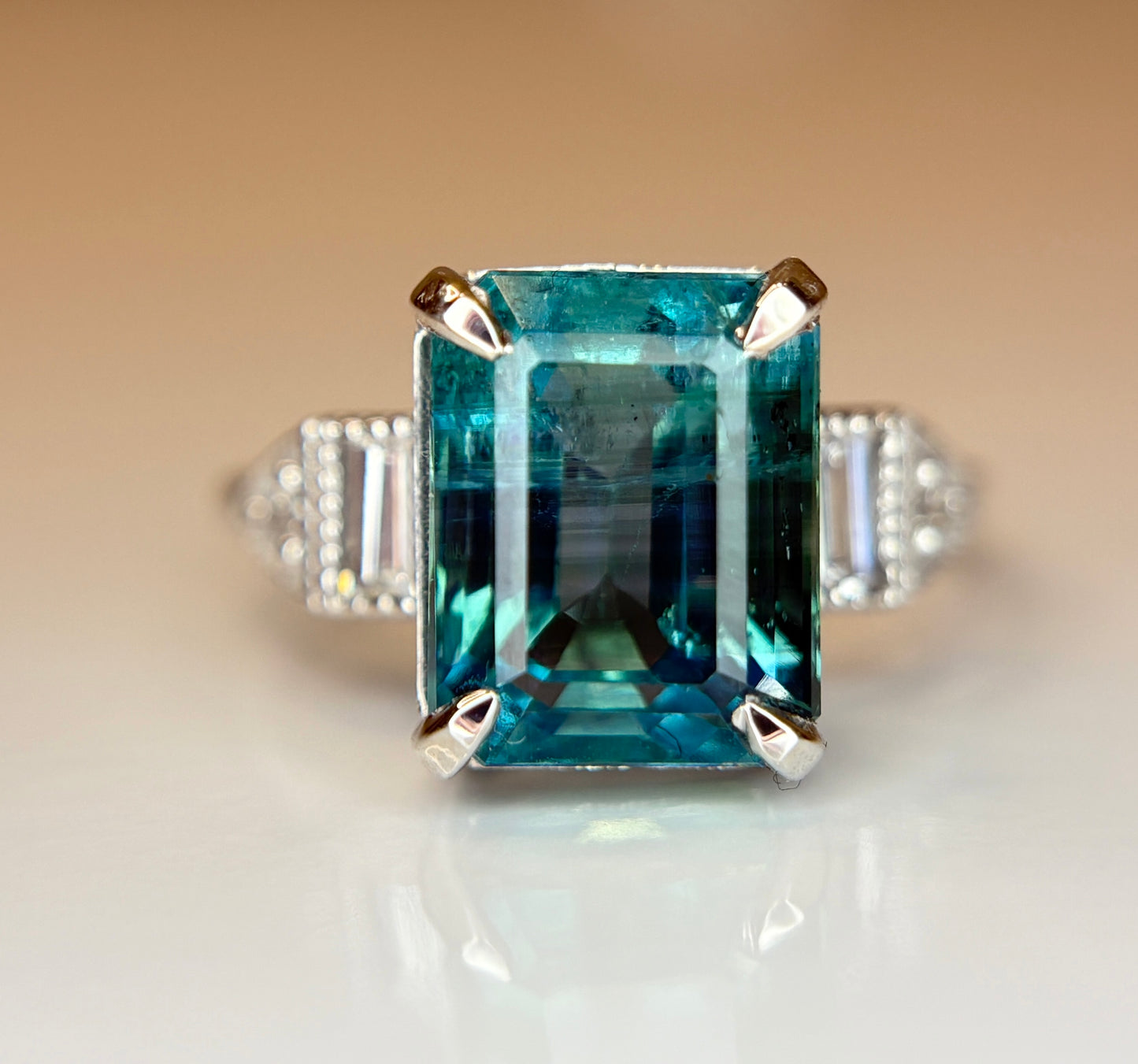 Beautiful 4.30 CT Natural Emerald With Natural Diamonds & 18k Gold