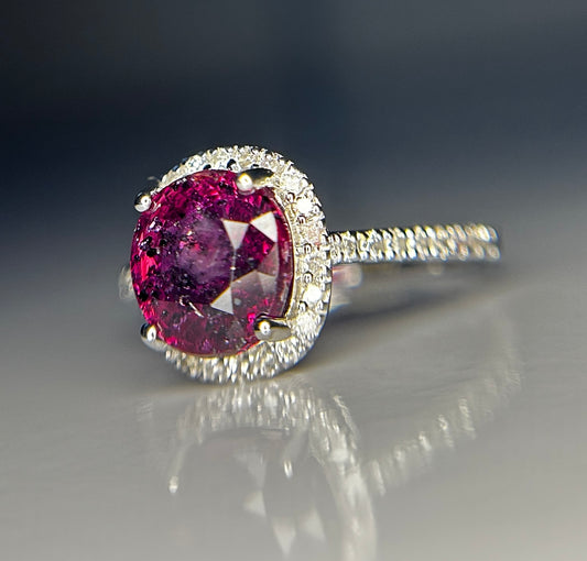 Beautiful 3.09 CT Unheated Old Burma Ruby With Natural Diamonds & 18k Gold