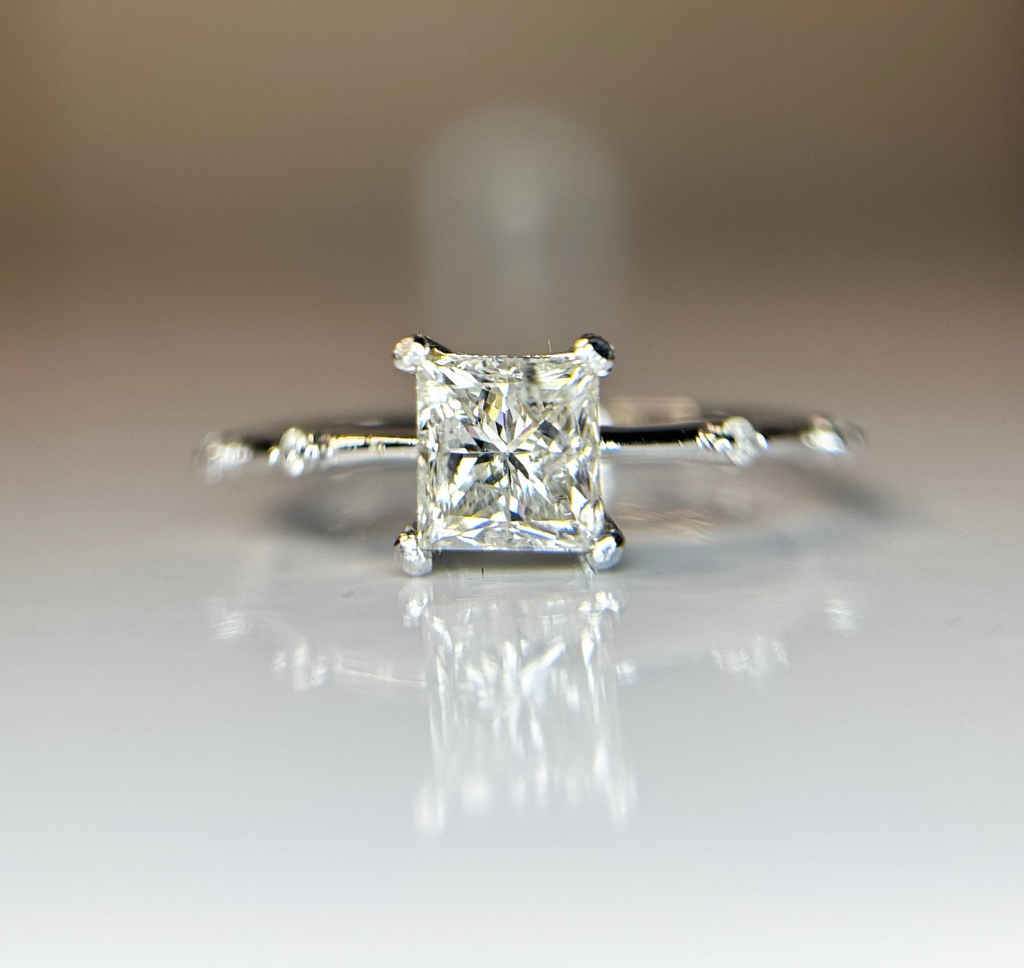 Beautiful 1.07ct Princess Cut Untreated Natural Solitaire Diamond & 18k Gold