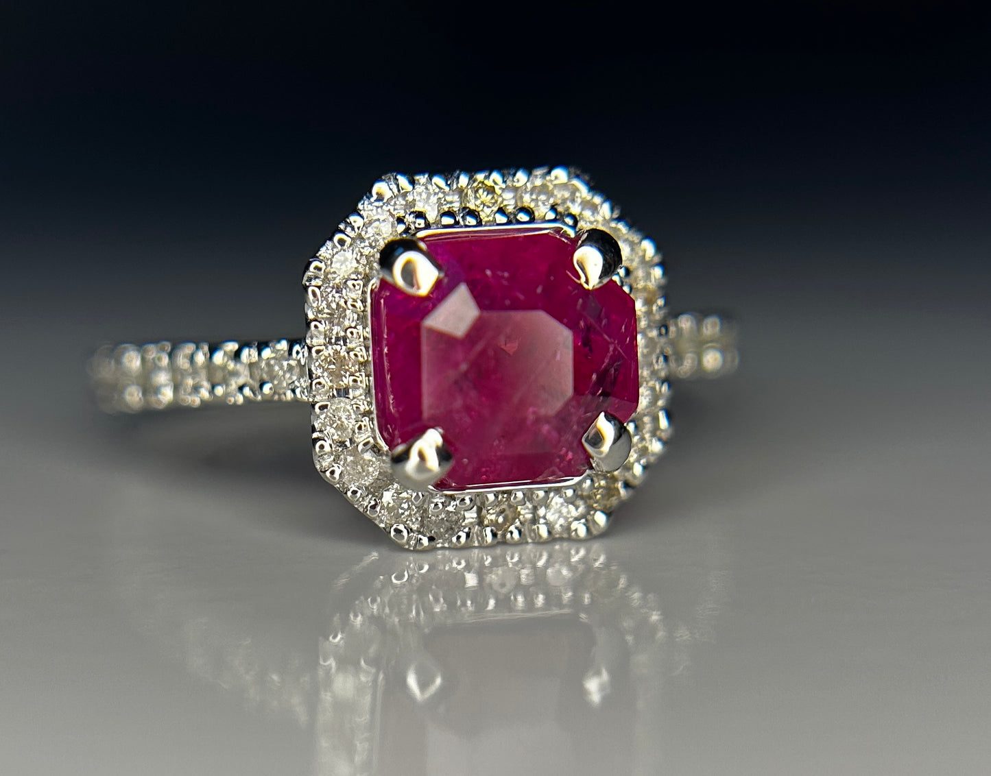 Beautiful 2.11 CT Unheated Old Burma Ruby With Natural Diamonds & 18k Gold