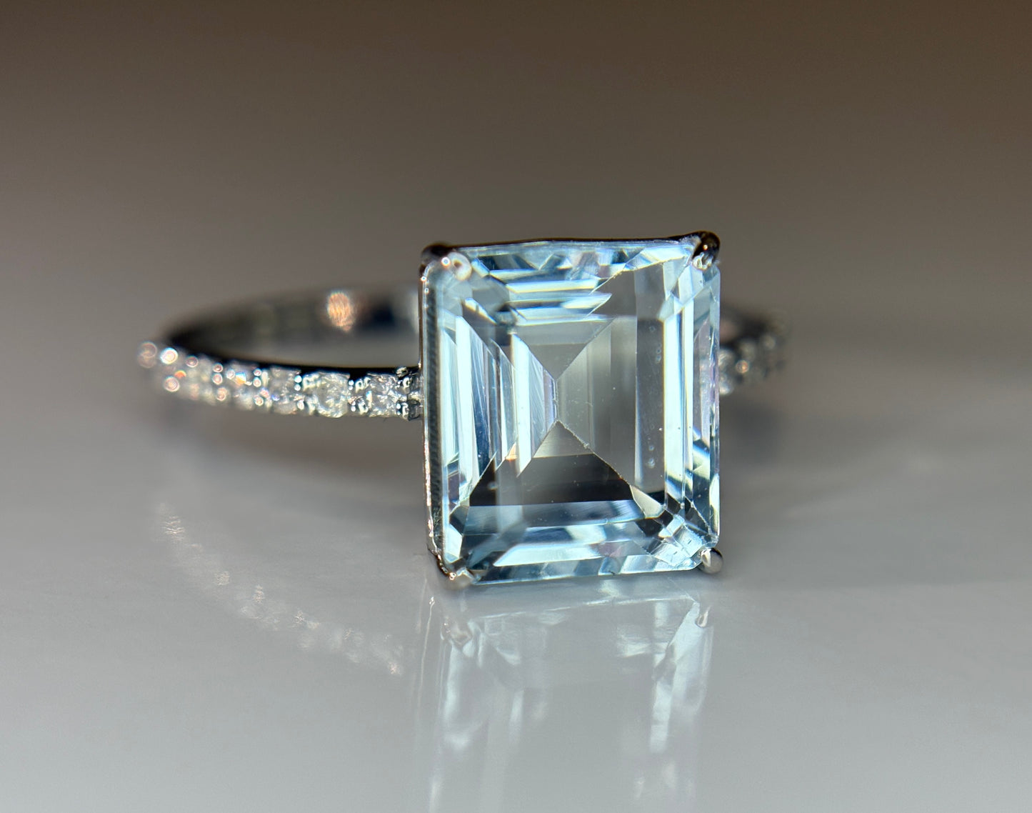 Beautiful 3.34 CT Natural Aquamarine Ring With Natural Diamonds & 950 Platinum