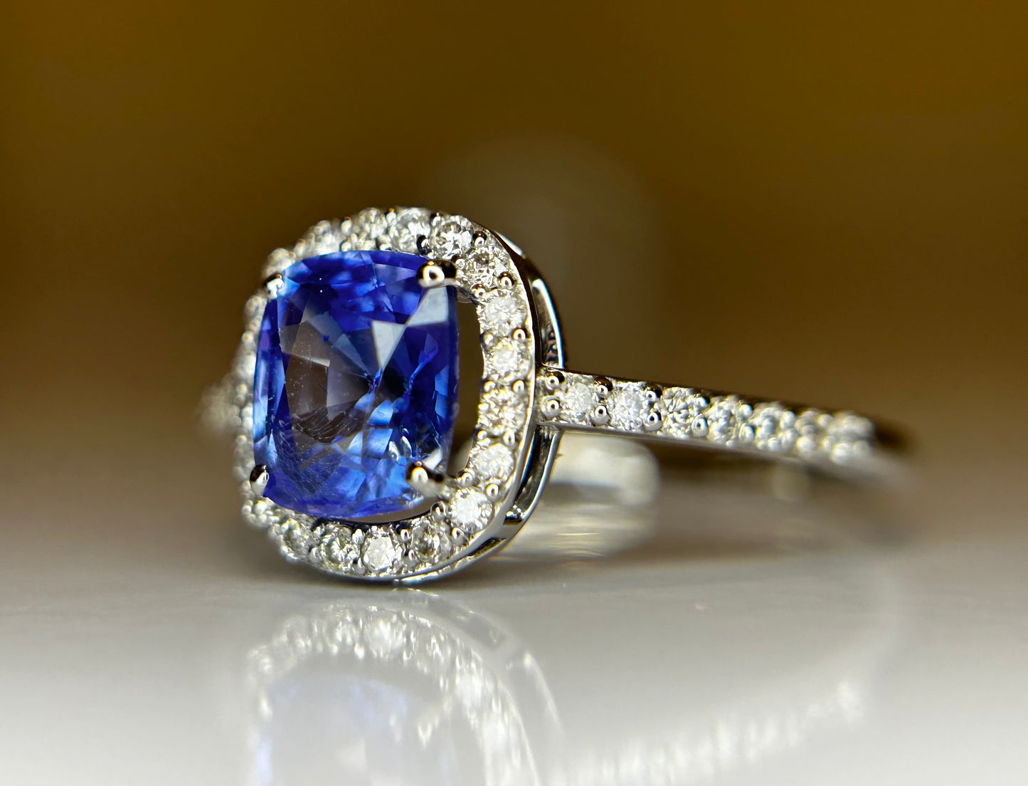 Beautiful 1.38 CT Natural Ceylon Blue Sapphire Diamonds & 950 Platinum