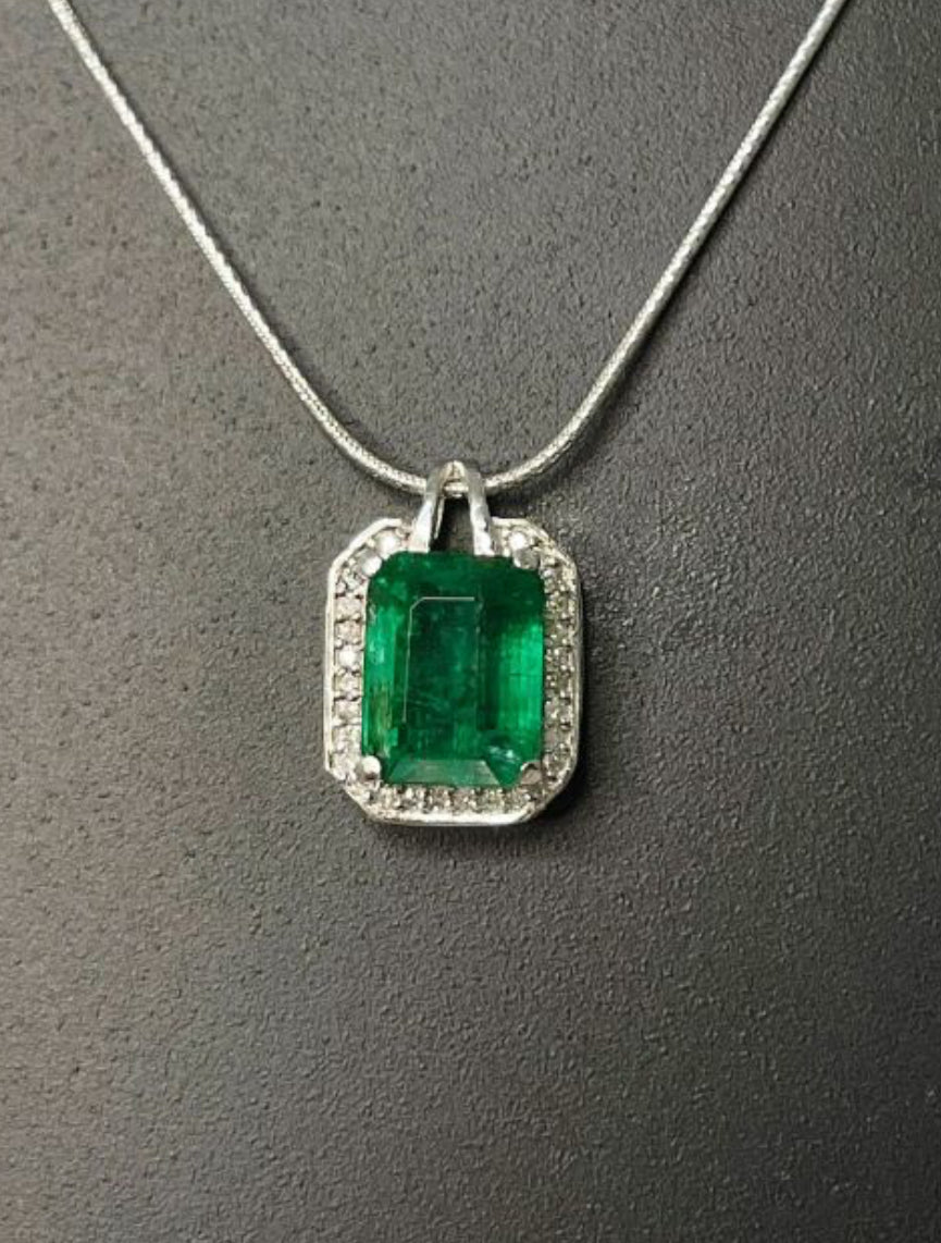 Beautiful 3.04 CT Natural Emerald Pendant With Diamonds & Platinum 950