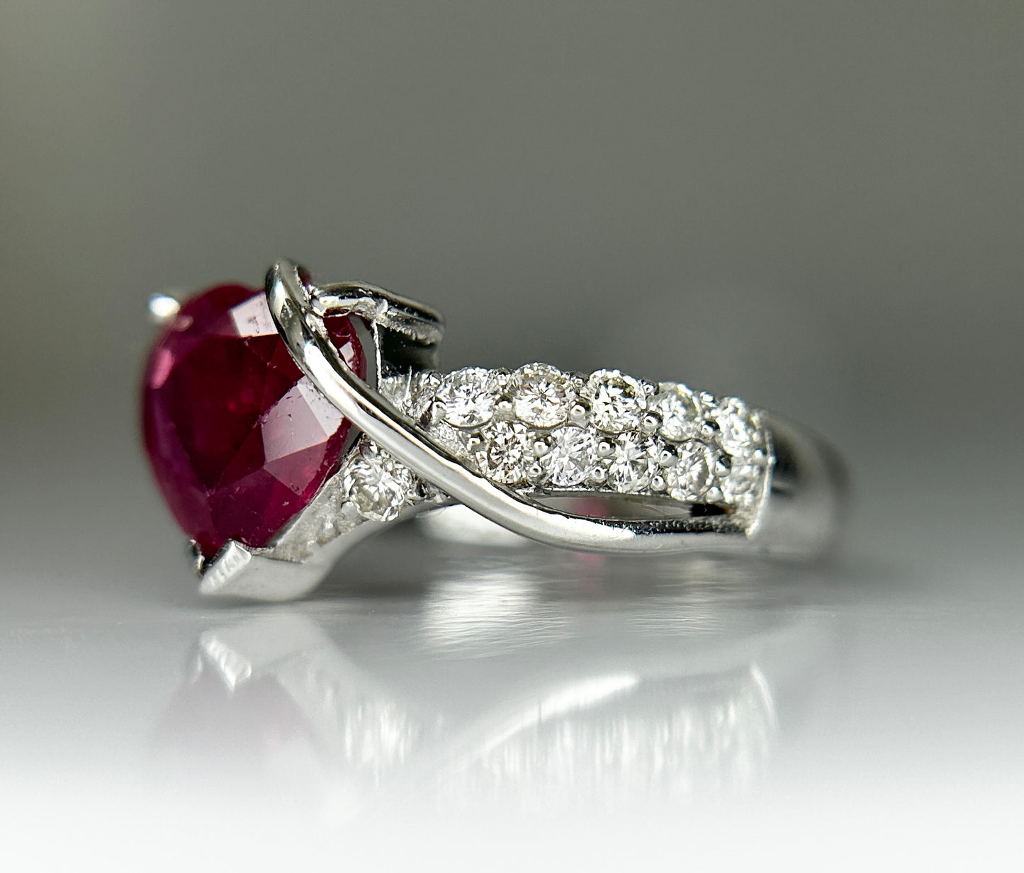 Beautiful Natural Heart Shape Burmese Ruby Ring 1.58 Ct With Diamonds & 18k Gold