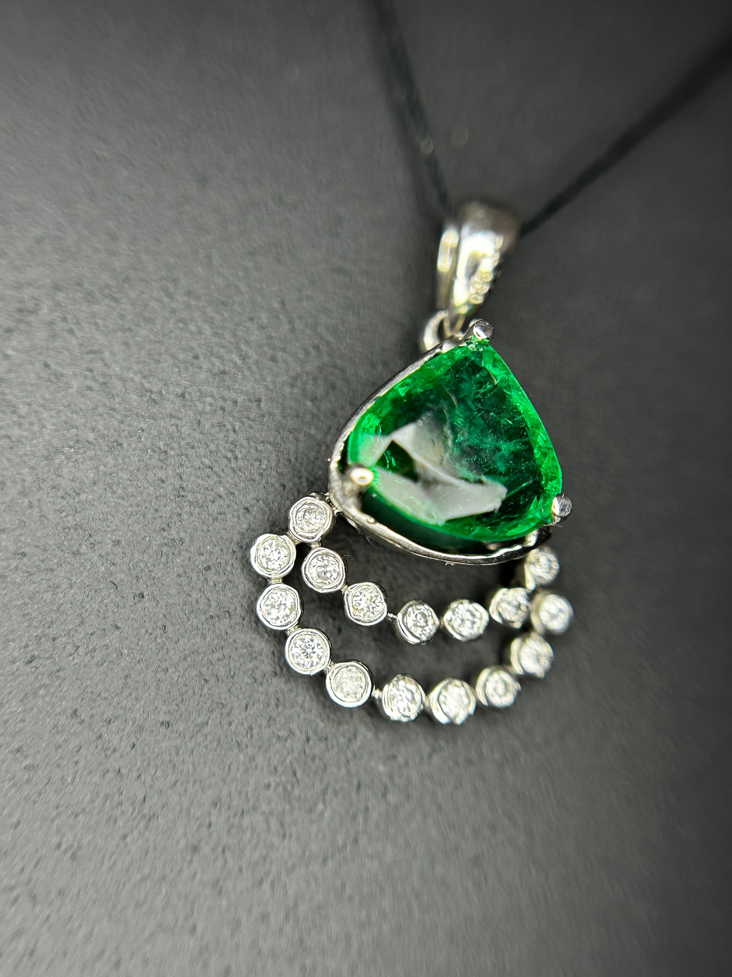 Beautiful 1.37ct Natural Emerald Pendant With Diamonds & 950 Platinum