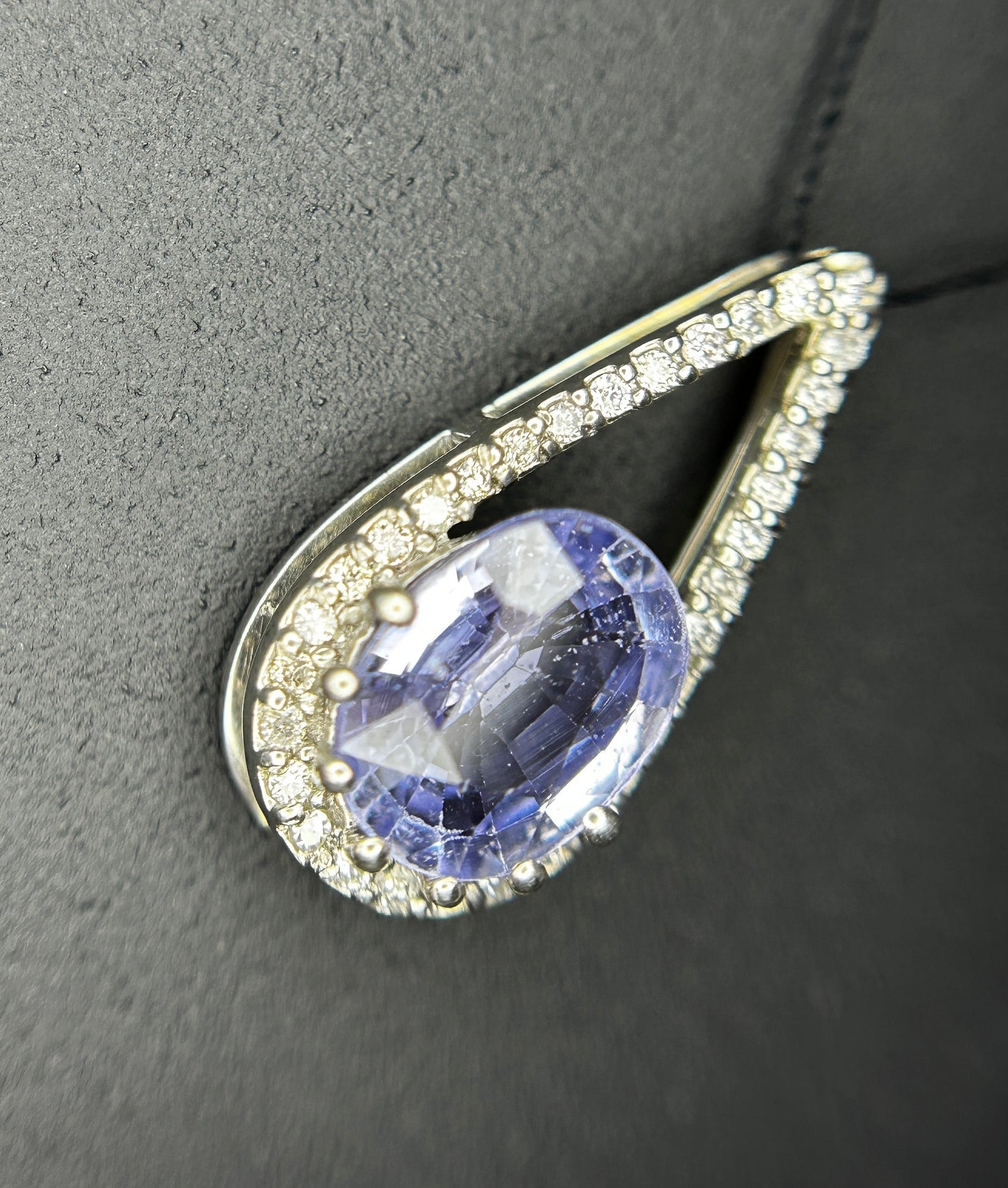 Beautiful 1.59 CT Unheated Ceylon Blue Sapphire Diamonds & 950 Platinum Pendant