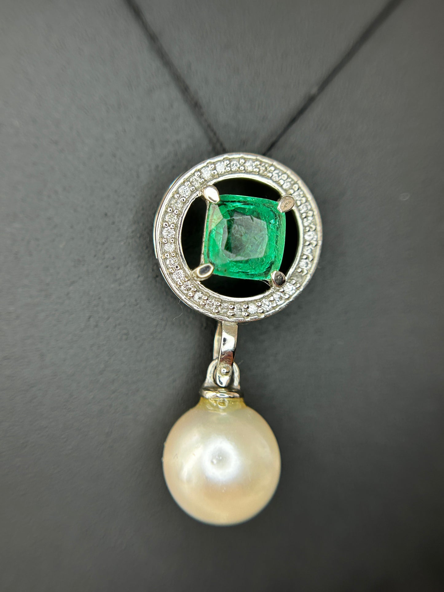 Beautiful 5.55CT South Sea Pearl, 1.14ct Emerald, Diamonds & 950 Platinum Pendant