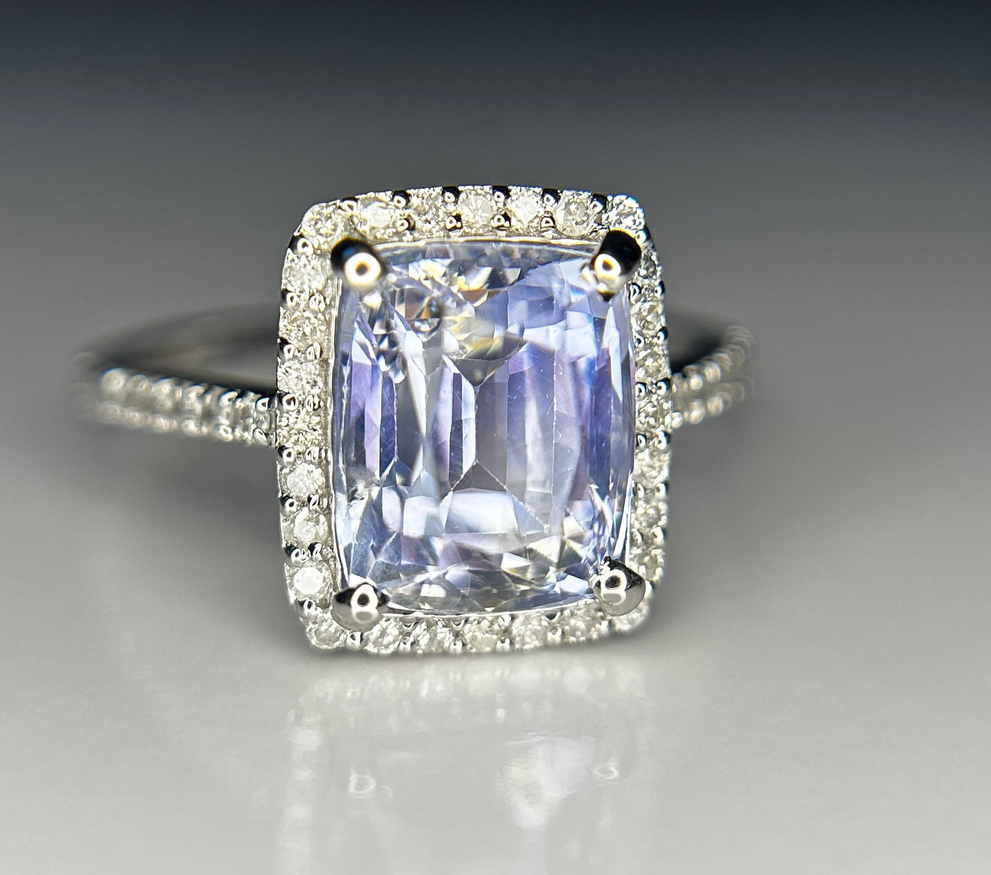 Beautiful 4.95ct Unheated Ceylon Blue Sapphire With Natural Diamonds & 18k Gold