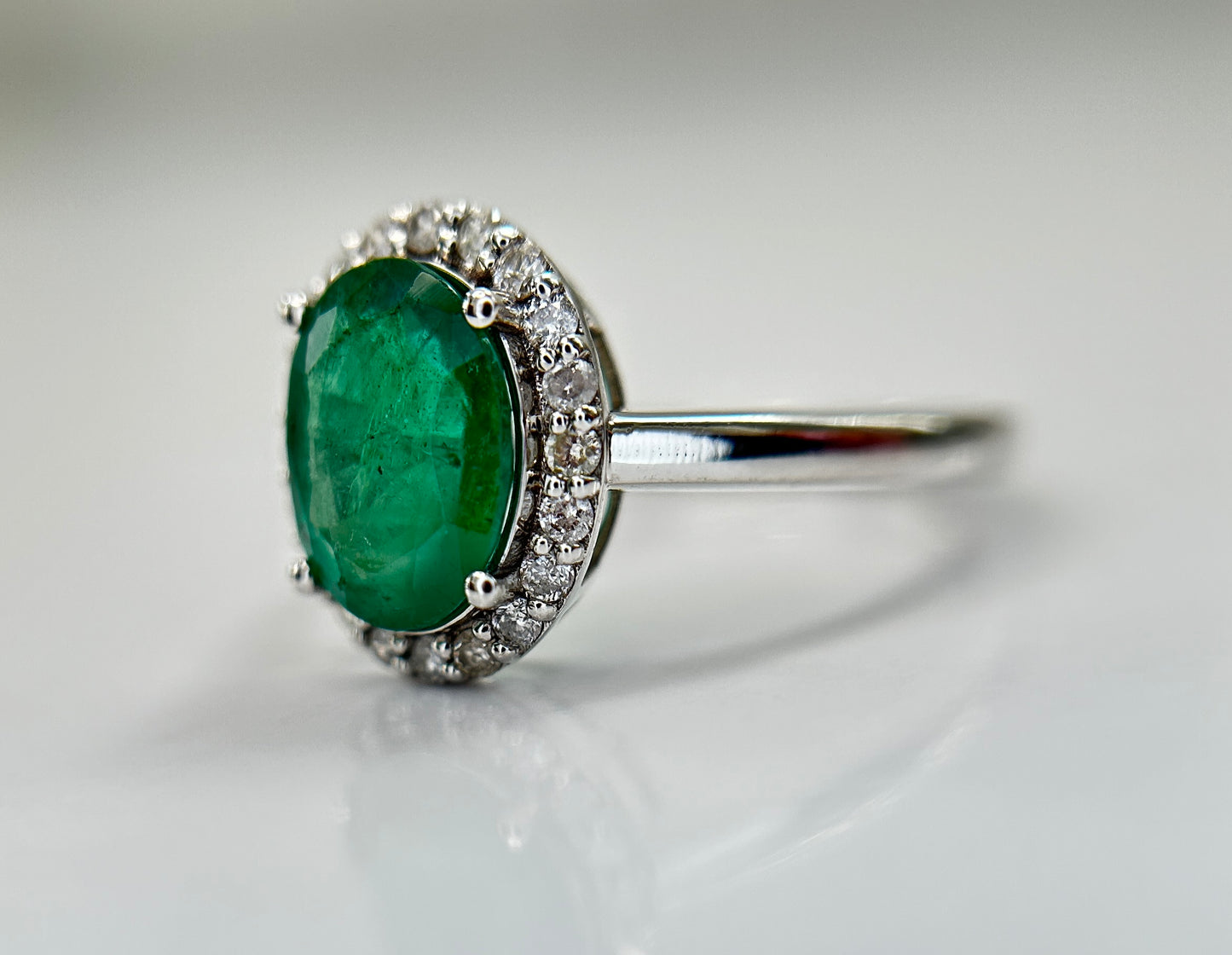 Beautiful Natural Emerald 1.66 CT With Natural Diamonds & 18k Gold