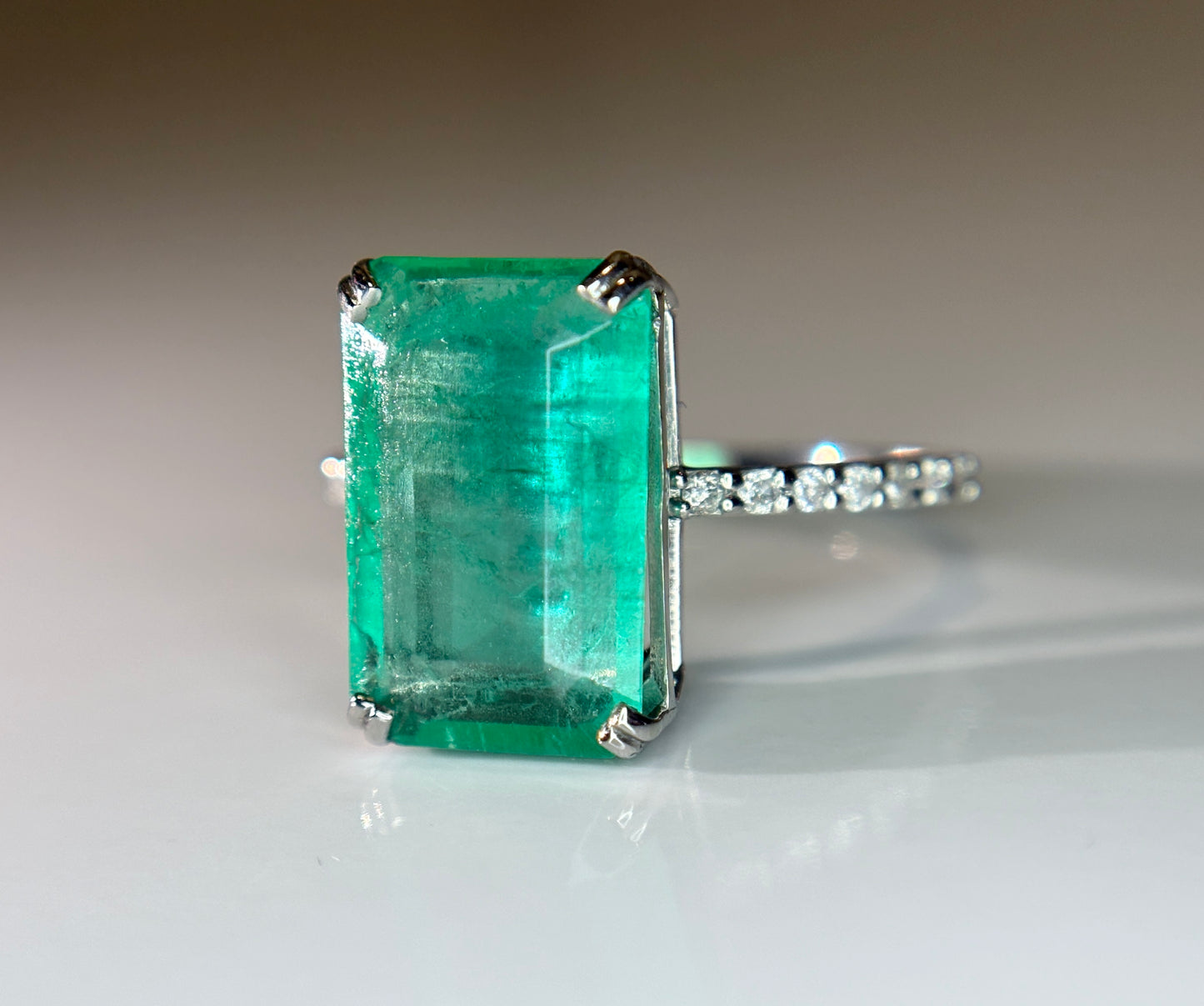 Beautiful 3.66 CT Natural Emerald Ring With Natural Diamonds & Platinum 950