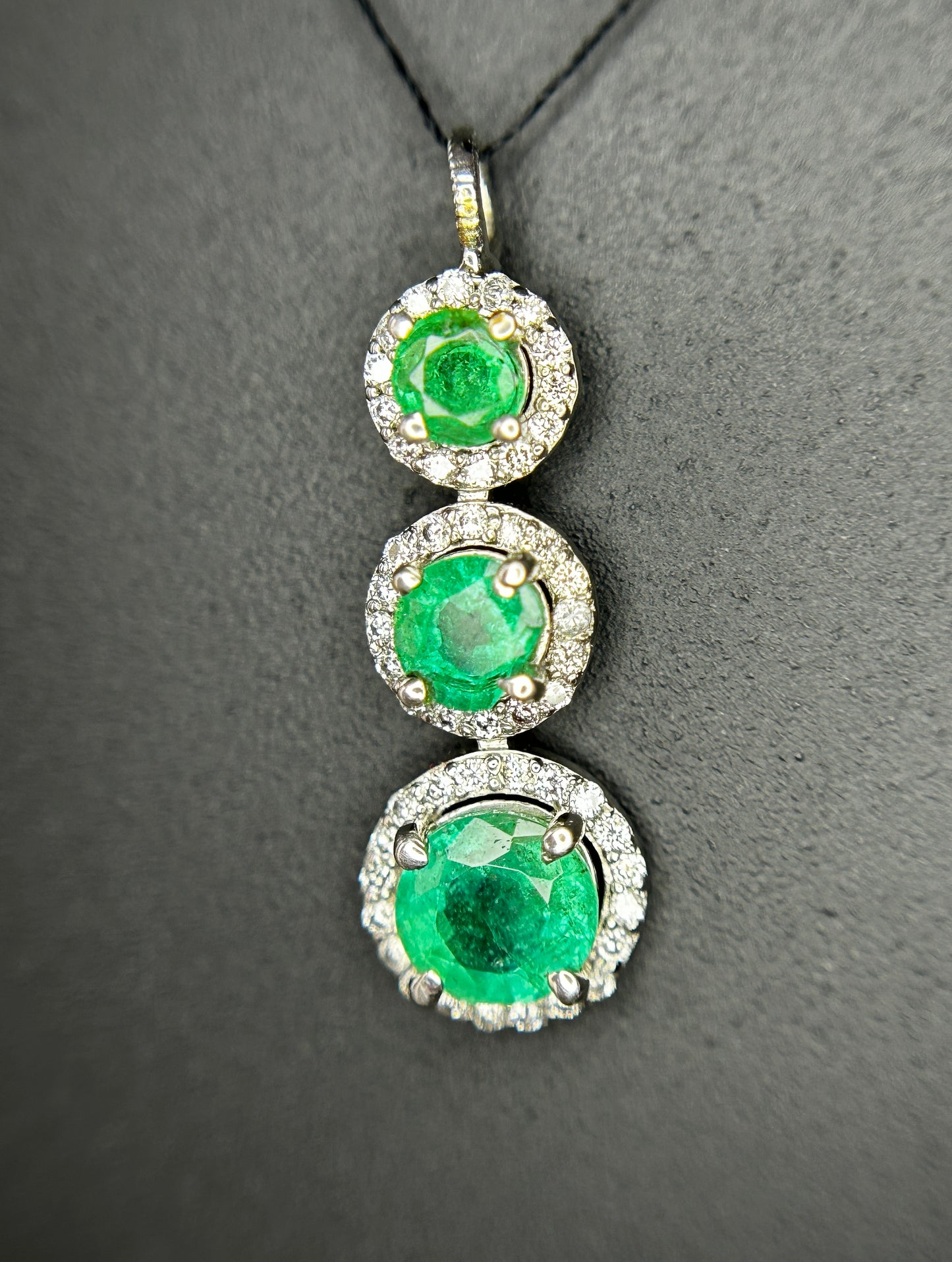 Beautiful Natural 1.24 CT Emerald Pendant With Diamonds & Platinum 950