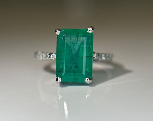 Beautiful 4.00 CT Natural Emerald Ring With Natural Diamonds & Platinum 950