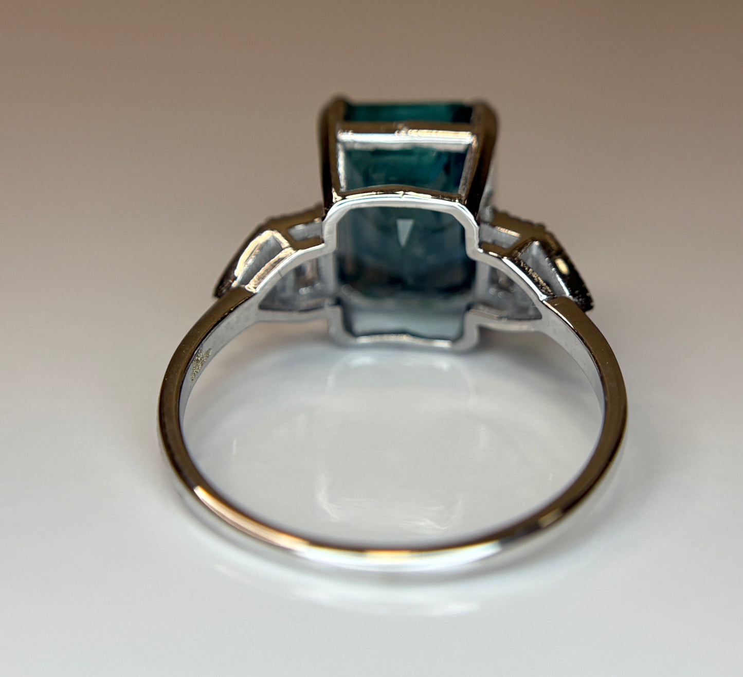 Beautiful 4.30 CT Natural Emerald With Natural Diamonds & 18k Gold