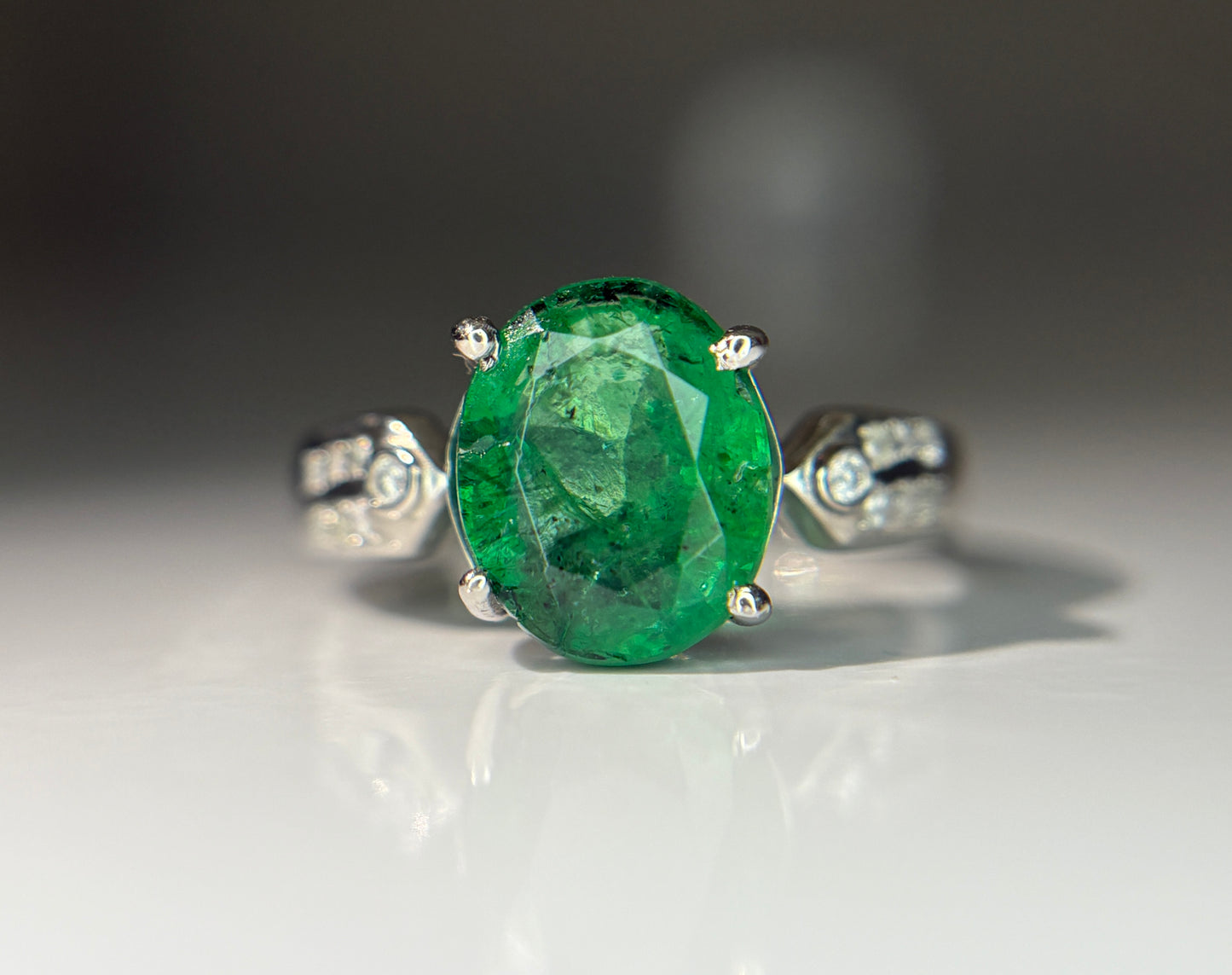 Beautiful 2.90 CT Natural Emerald Ring With Natural Diamonds & Platinum 950