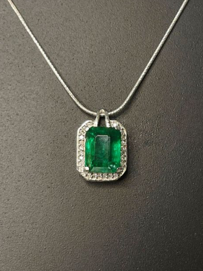 Beautiful 3.04 CT Natural Emerald Pendant With Diamonds & Platinum 950