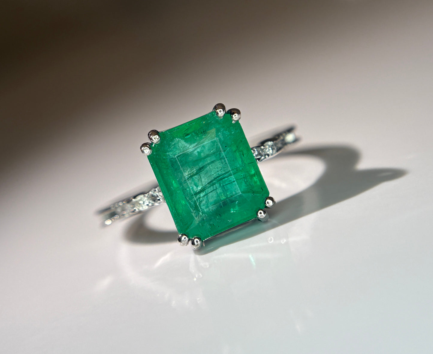 Beautiful 3.20 CT Natural Emerald Ring With Natural Diamonds & Platinum 950